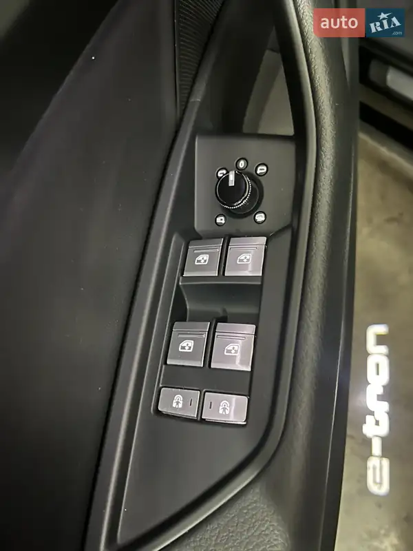 Audi e-tron 2018 VIN WAUZZZGE1KB002153 фото оголошення 26 з 71