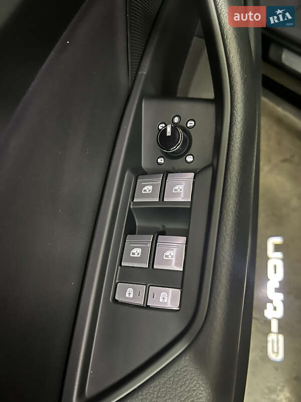 Позашляховик / Кросовер Audi e-tron 2018 в Тернополі фото 26 Позашляховик / Кросовер Audi e-tron 2018 в Тернополі