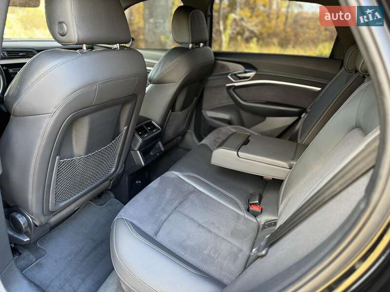 Внедорожник / Кроссовер Audi e-tron 2021 в Днепре