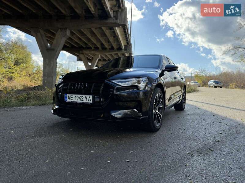 Внедорожник / Кроссовер Audi e-tron 2021 в Днепре