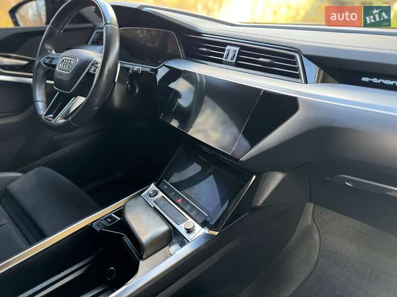 Внедорожник / Кроссовер Audi e-tron 2021 в Днепре