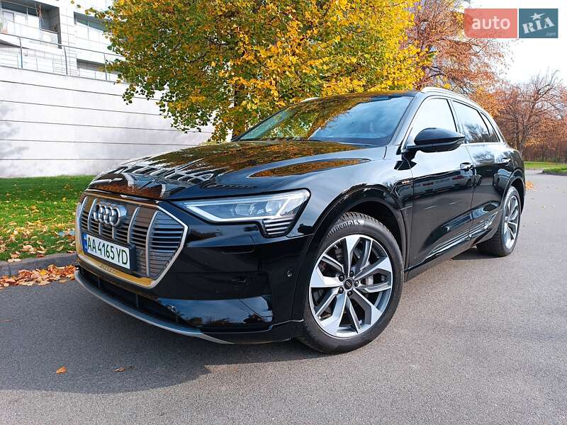 Внедорожник / Кроссовер Audi e-tron 2022 в Киеве