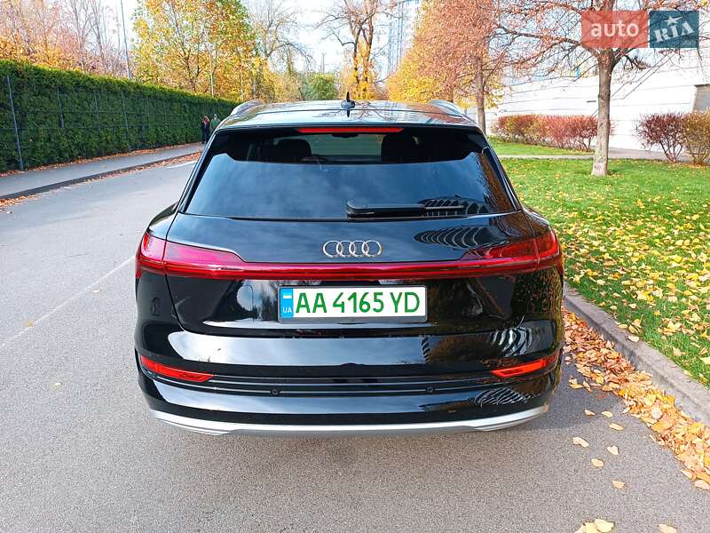 Внедорожник / Кроссовер Audi e-tron 2022 в Киеве