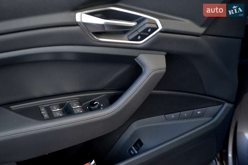Позашляховик / Кросовер Audi e-tron 2020 в Хмельницькому фото 17 Позашляховик / Кросовер Audi e-tron 2020 в Хмельницькому