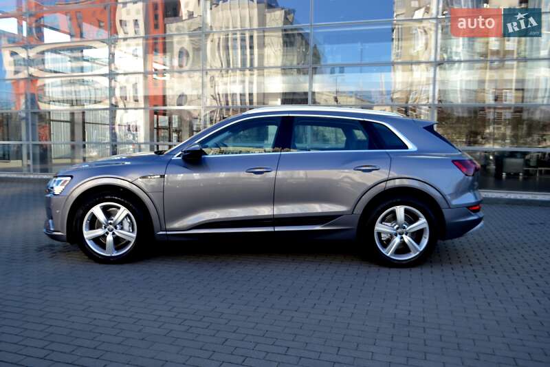 Позашляховик / Кросовер Audi e-tron 2020 в Хмельницькому фото 74 Позашляховик / Кросовер Audi e-tron 2020 в Хмельницькому