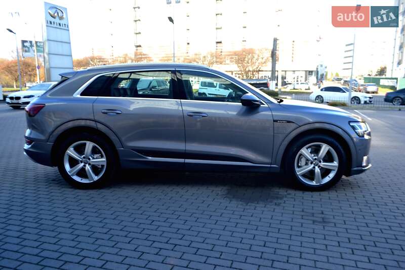Позашляховик / Кросовер Audi e-tron 2020 в Хмельницькому фото 94 Позашляховик / Кросовер Audi e-tron 2020 в Хмельницькому