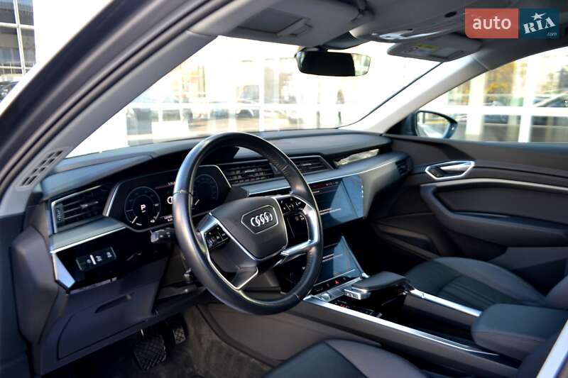 Позашляховик / Кросовер Audi e-tron 2020 в Хмельницькому фото 124 Позашляховик / Кросовер Audi e-tron 2020 в Хмельницькому