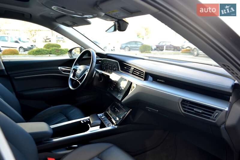 Позашляховик / Кросовер Audi e-tron 2020 в Хмельницькому фото 174 Позашляховик / Кросовер Audi e-tron 2020 в Хмельницькому