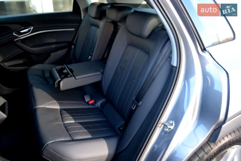 Позашляховик / Кросовер Audi e-tron 2020 в Хмельницькому фото 189 Позашляховик / Кросовер Audi e-tron 2020 в Хмельницькому