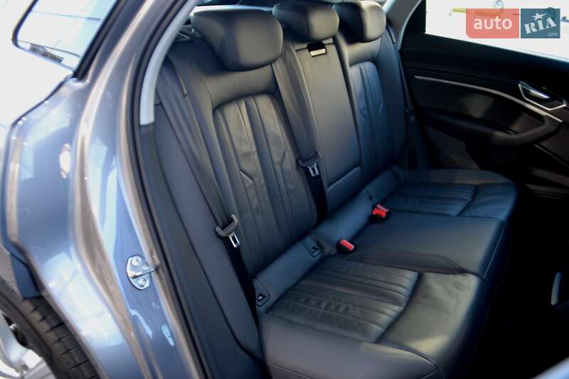 Позашляховик / Кросовер Audi e-tron 2020 в Хмельницькому фото 197 Позашляховик / Кросовер Audi e-tron 2020 в Хмельницькому