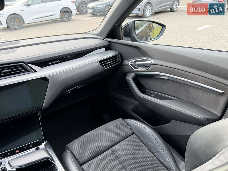 Позашляховик / Кросовер Audi e-tron 2021 в Львові фото 27 Позашляховик / Кросовер Audi e-tron 2021 в Львові