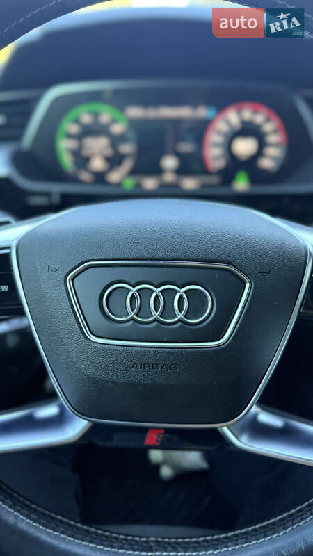 Позашляховик / Кросовер Audi e-tron 2019 в Києві