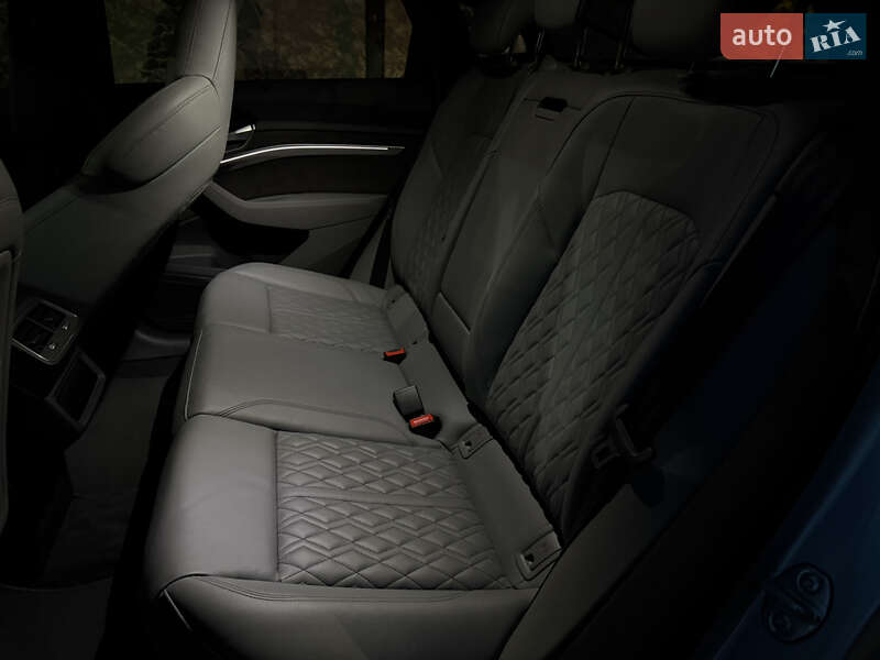 Внедорожник / Кроссовер Audi e-tron 2021 в Киеве