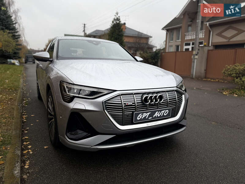 Внедорожник / Кроссовер Audi e-tron 2021 в Киеве