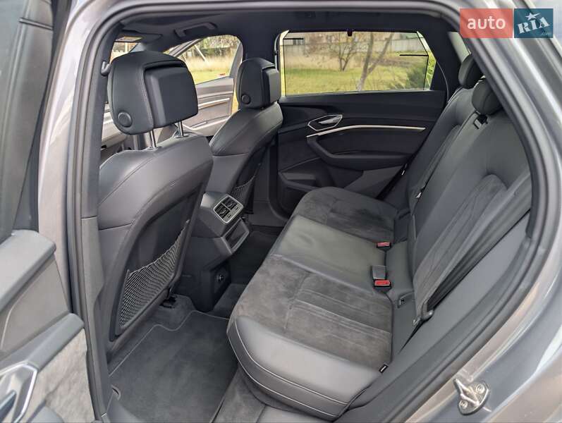 Позашляховик / Кросовер Audi e-tron 2020 в Тернополі