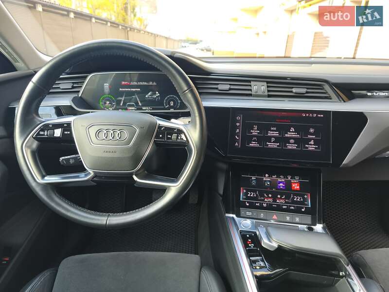 Внедорожник / Кроссовер Audi e-tron 2019 в Харькове