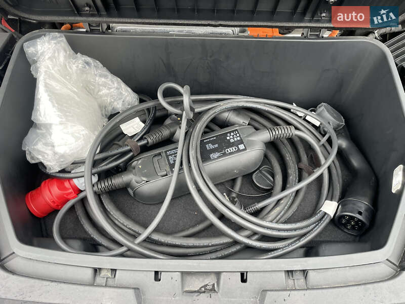 Позашляховик / Кросовер Audi e-tron 2023 в Рівному фото 34 Позашляховик / Кросовер Audi e-tron 2023 в Рівному
