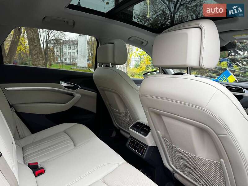 Позашляховик / Кросовер Audi e-tron 2020 в Києві