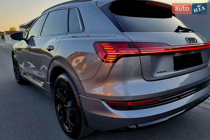 Позашляховик / Кросовер Audi e-tron 2021 в Одесі