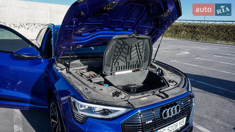 Внедорожник / Кроссовер Audi e-tron 2021 в Львове фото 36 Внедорожник / Кроссовер Audi e-tron 2021 в Львове