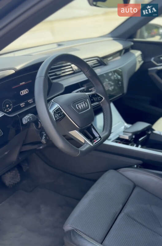 Позашляховик / Кросовер Audi e-tron 2022 в Києві