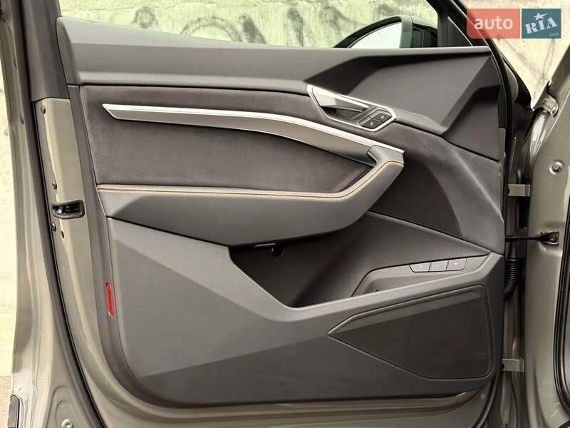 Позашляховик / Кросовер Audi e-tron 2022 в Львові