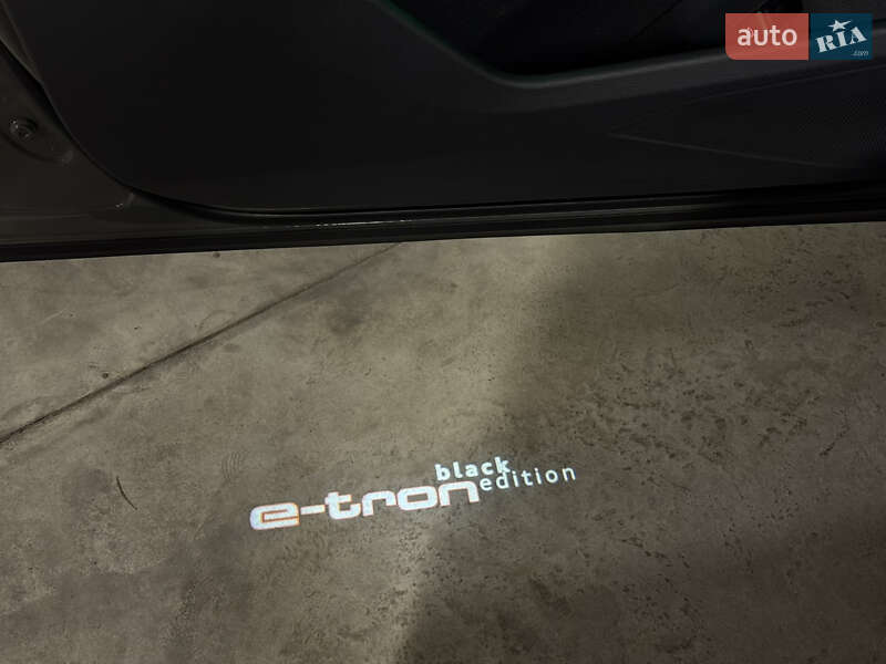 Позашляховик / Кросовер Audi e-tron 2022 в Львові