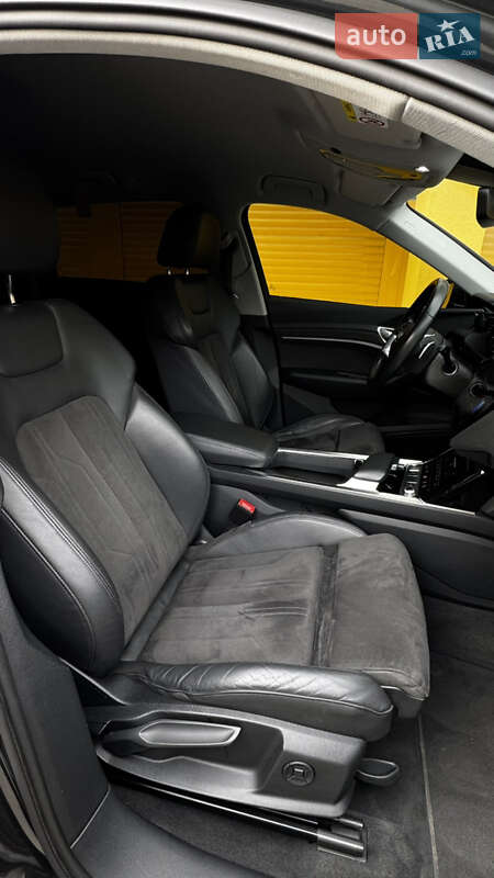 Внедорожник / Кроссовер Audi e-tron 2020 в Днепре