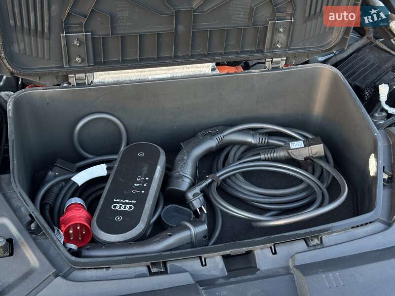 Внедорожник / Кроссовер Audi e-tron 2020 в Тернополе фото 31 Внедорожник / Кроссовер Audi e-tron 2020 в Тернополе