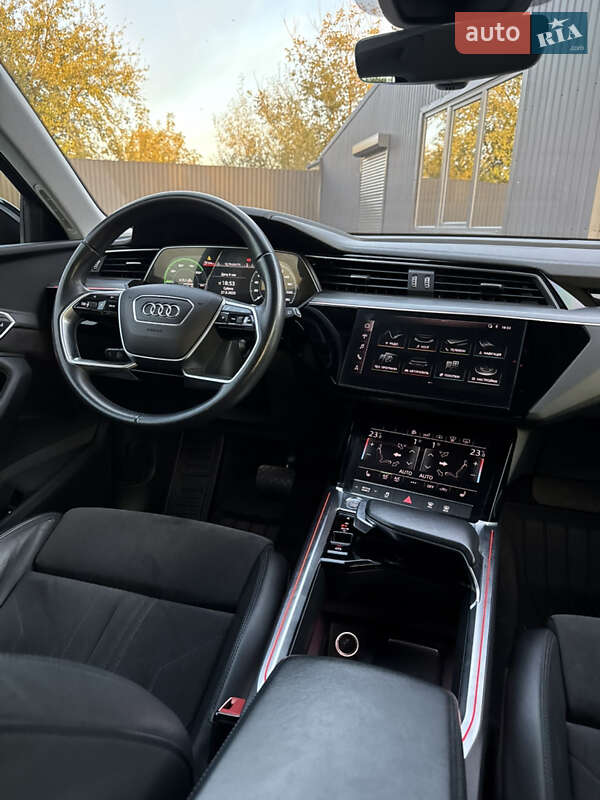 Позашляховик / Кросовер Audi e-tron 2019 в Дрогобичі
