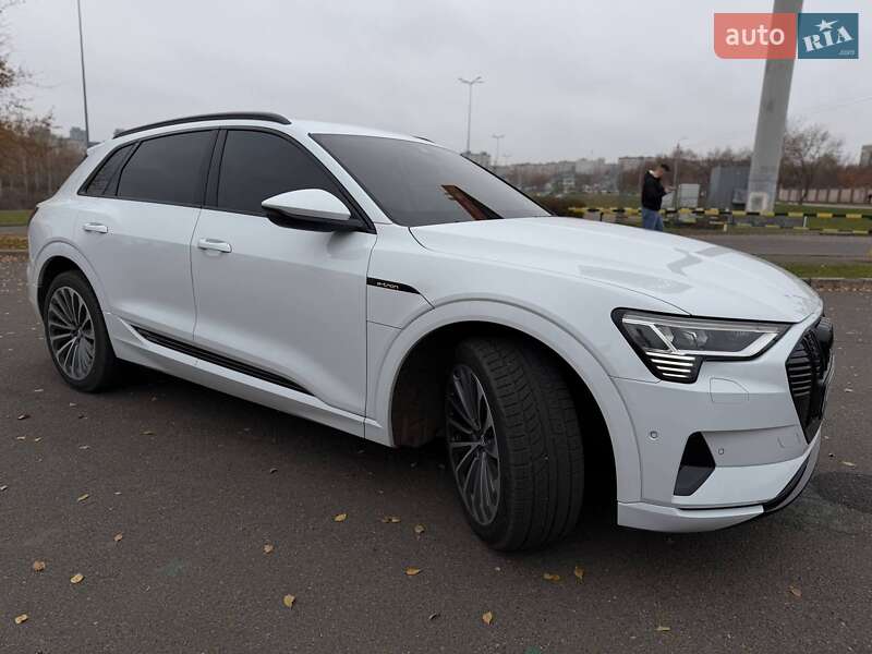 Позашляховик / Кросовер Audi e-tron 2019 в Кривому Розі фото 19 Позашляховик / Кросовер Audi e-tron 2019 в Кривому Розі