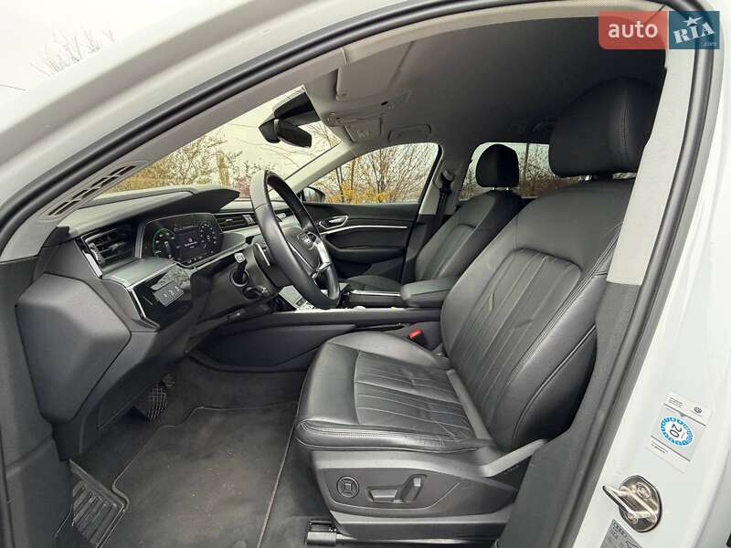 Позашляховик / Кросовер Audi e-tron 2019 в Кривому Розі фото 38 Позашляховик / Кросовер Audi e-tron 2019 в Кривому Розі