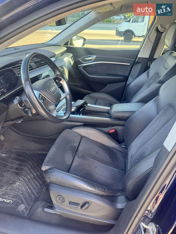 Позашляховик / Кросовер Audi e-tron 2020 в Києві фото 10 Позашляховик / Кросовер Audi e-tron 2020 в Києві
