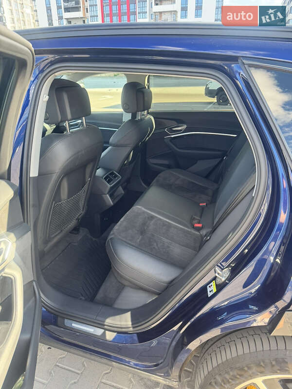 Позашляховик / Кросовер Audi e-tron 2020 в Києві фото 18 Позашляховик / Кросовер Audi e-tron 2020 в Києві