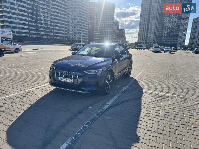 Позашляховик / Кросовер Audi e-tron 2020 в Києві фото 23 Позашляховик / Кросовер Audi e-tron 2020 в Києві