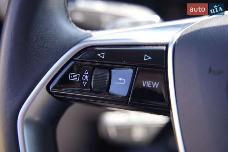 Внедорожник / Кроссовер Audi e-tron 2022 в Дубно