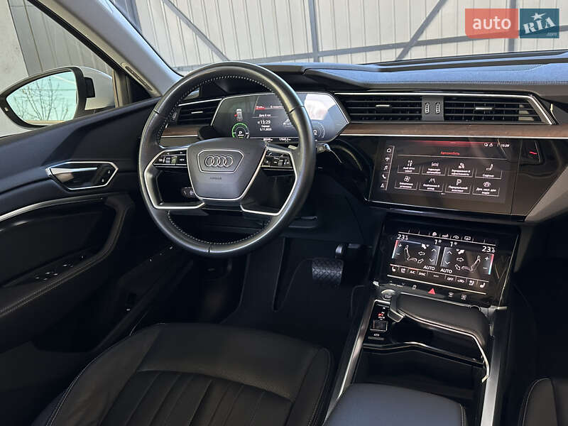 Позашляховик / Кросовер Audi e-tron 2019 в Ужгороді