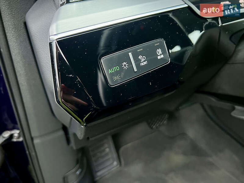 Внедорожник / Кроссовер Audi e-tron 2021 в Киеве фото 21 Внедорожник / Кроссовер Audi e-tron 2021 в Киеве
