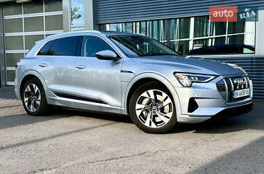 Внедорожник / Кроссовер Audi e-tron 2022 в Ровно