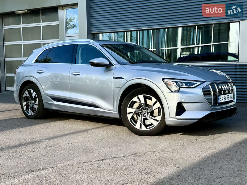 Внедорожник / Кроссовер Audi e-tron 2022 в Ровно