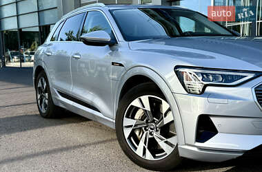 Внедорожник / Кроссовер Audi e-tron 2022 в Ровно
