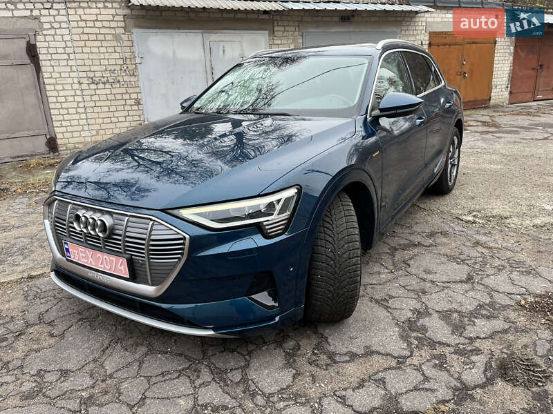 Внедорожник / Кроссовер Audi e-tron 2020 в Днепре