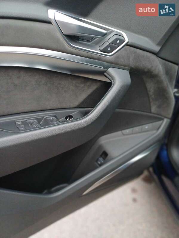 Позашляховик / Кросовер Audi e-tron 2021 в Житомирі