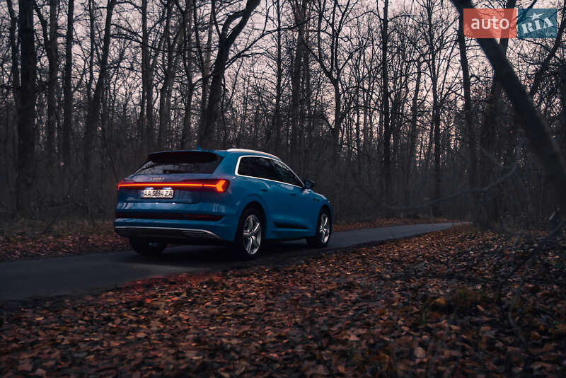 Позашляховик / Кросовер Audi e-tron 2019 в Києві