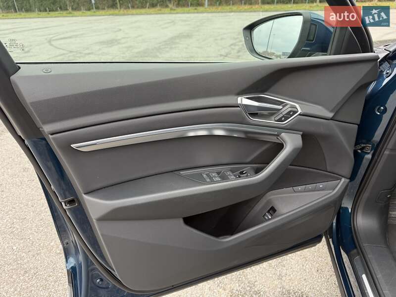 Позашляховик / Кросовер Audi e-tron 2021 в Києві фото 27 Позашляховик / Кросовер Audi e-tron 2021 в Києві