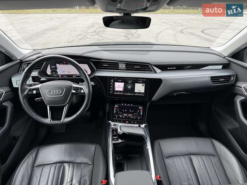 Позашляховик / Кросовер Audi e-tron 2021 в Києві фото 40 Позашляховик / Кросовер Audi e-tron 2021 в Києві