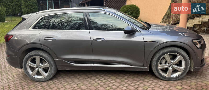 Позашляховик / Кросовер Audi e-tron 2019 в Львові