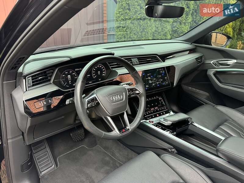 Внедорожник / Кроссовер Audi e-tron 2021 в Киеве фото 37 Внедорожник / Кроссовер Audi e-tron 2021 в Киеве
