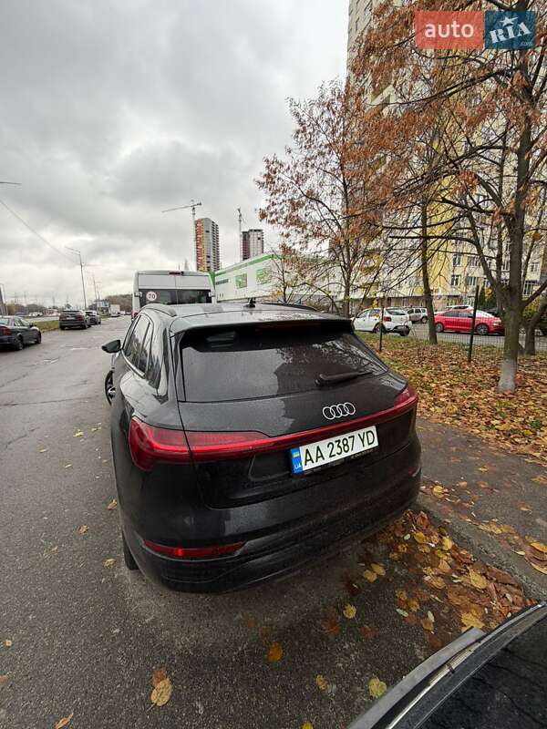 Позашляховик / Кросовер Audi e-tron 2024 в Києві