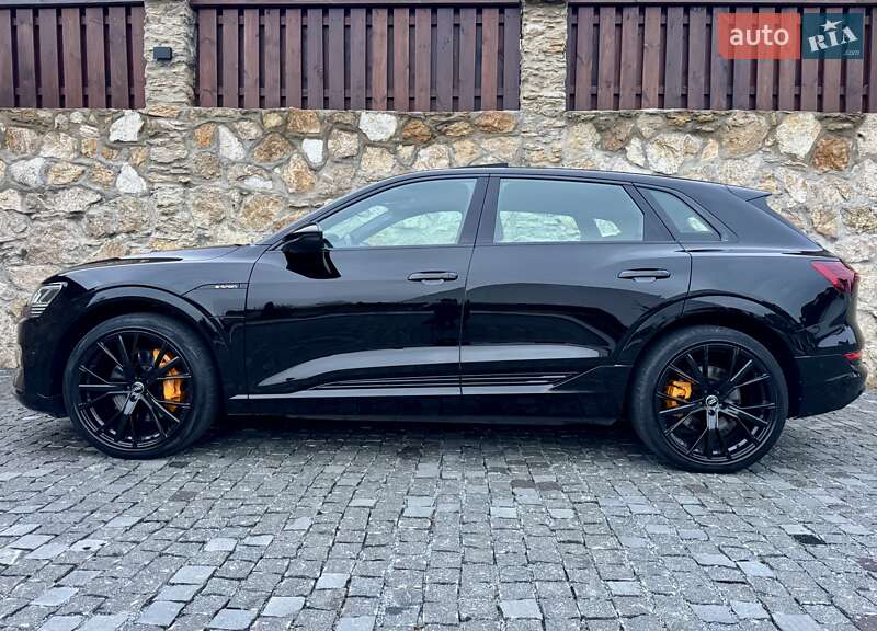 Позашляховик / Кросовер Audi e-tron 2019 в Рівному